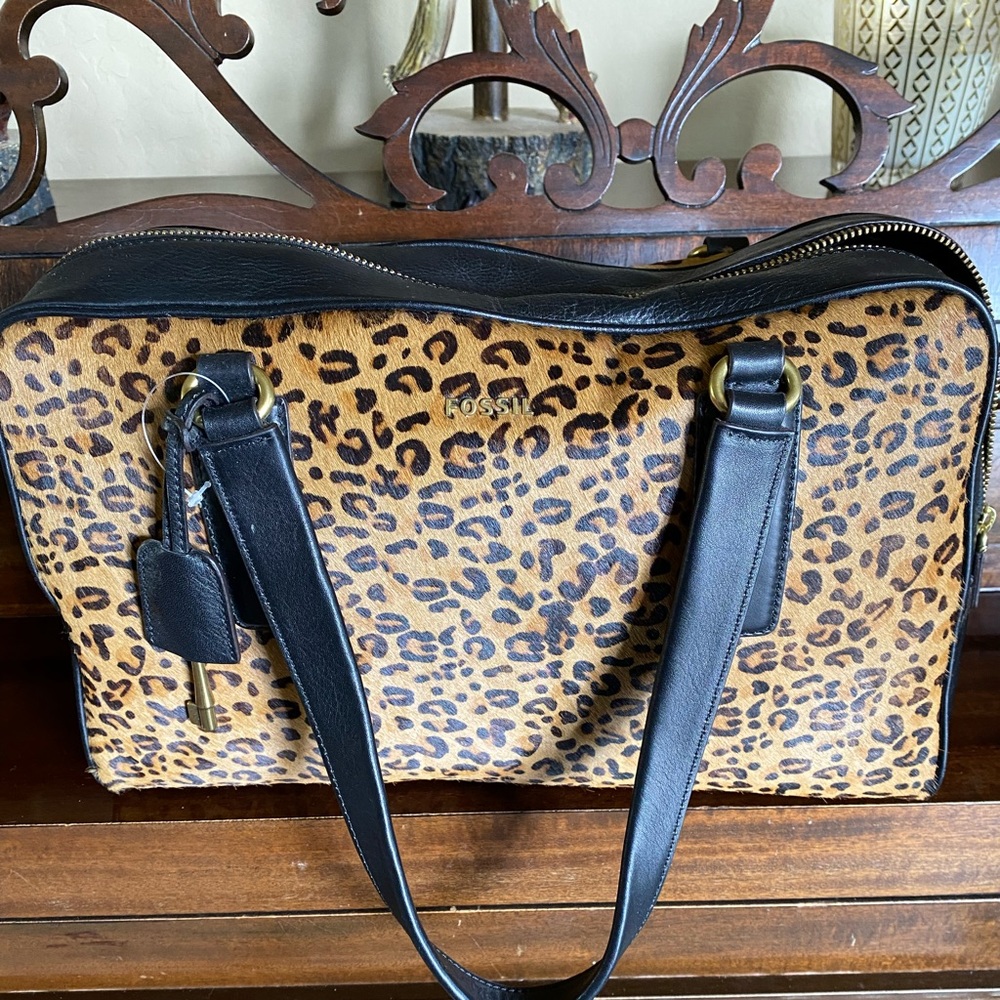 Brand new Fossil memoir satchel cheetah